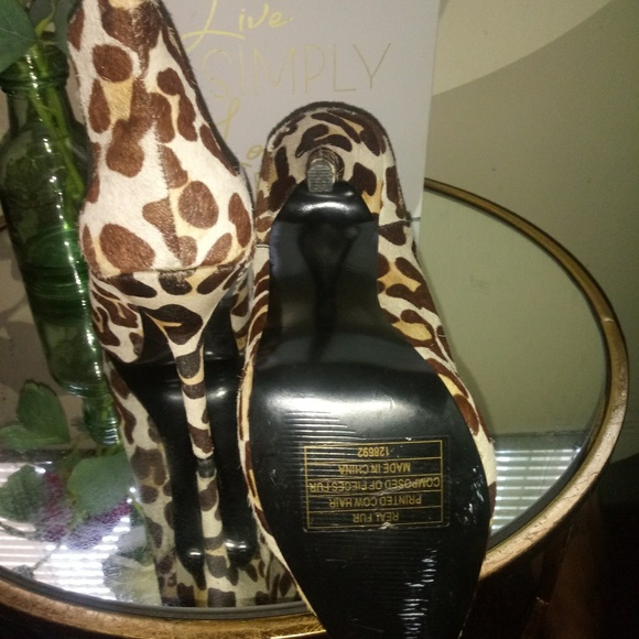 booties - Picture 3 of 6